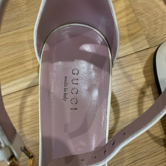 Gucci sandals. 7.5. Off white. Excellent used condition. Worn only a few times. - Picture 3 of 6